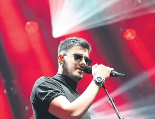 2 saatlik şov yaptı