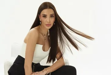 Model Özge Ulusoy’dan estetik ve podyum itirafı: Aslında burnumda bir şey yoktu