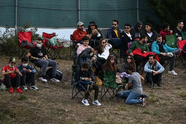 istanbulda-arka-arkaya-rekorlar-hamilton-istanbul-park-tarihinin-en-hizli-pilotu-oldu-1633700770362.jpg