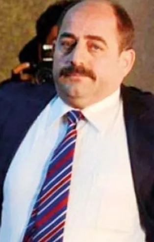 Son dakika: FETÖ'nün firari savcısı Zekeriya Öz'ün trollük yaptığı Twitter hesabı deşifre oldu! Son RT'si Başkan Erdoğan'a hakaret olmuş!