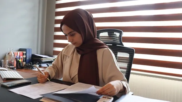 Lüks aracından inen kadın sürücü hemcinsine dehşeti yaşattı: Küfür ve hakaretlerle saldırdı!-2