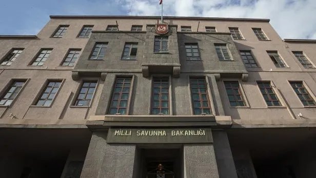 turkiye-ve-abd-arasinda-kritik-temas-milli-savunma-bakani-hulusi-akar-austin-ile-gorustu-1661278238550.jpeg Türkiye ve ABD arasında kritik temas! Milli Savunma Bakanı Hulusi Akar, Austin ile görüştü-3