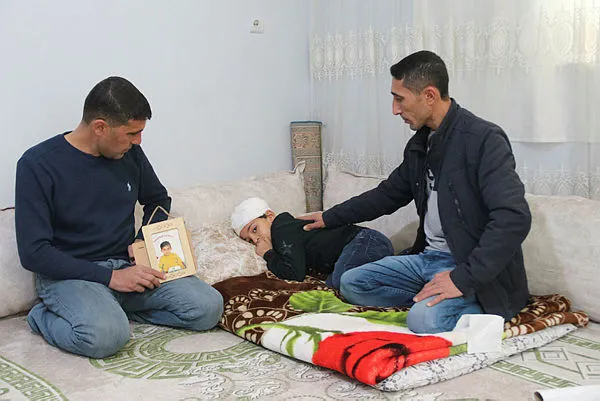 Diyarbakır'da 7 yaşındaki çocuğa sokak köpeği saldırdı! Başına 30 dikiş atıldı-3