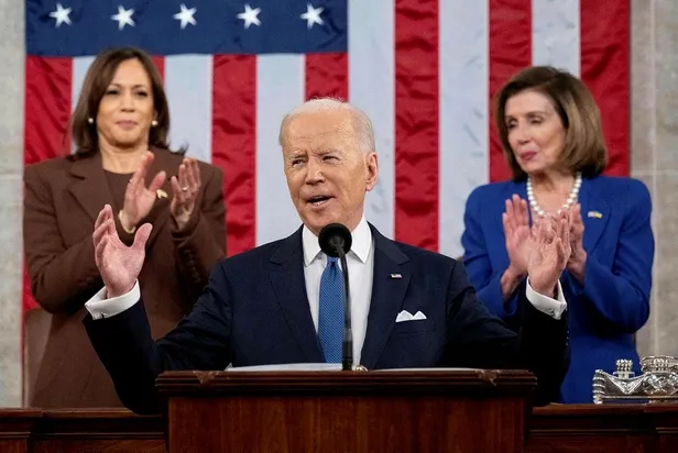 ABD'nin yaşlı başkanı Joe Biden Ukrayna yerine İran dedi Kamala Harris'in yüzü şekilden şekile girdi-2