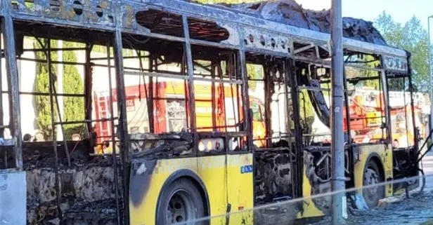 İstanbul'da İETT otobüsü alev alev yandı!