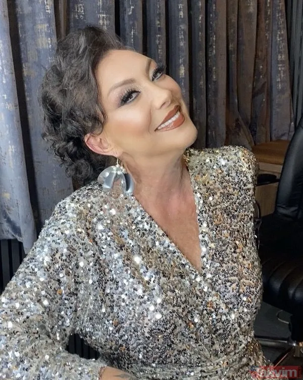 Ünlü Şarkıcının Oğlu Tuğberk, Sözlerini Şöyle Sürdürdü: "Güllü'yü Bu Gece Yaşanan Elim Bir Kaza Sonucu Bu Gece Kaybetmiş Bulunmaktayız. Cenaze İle İlgili...