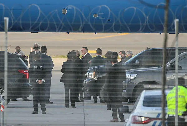 abd-disisleri-bakani-mikepompeo-turkiyeden-ayrildi-1605624802150.jpg ABD Dışişleri Bakanı Mike Pompeo, özel jetiyle Türkiye'den ayrıldı-5