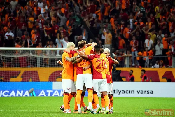 Okan Buruk'tan beklenmedik karar! İşte Galatasaray'ın Manchester United maçı 11'i - 4