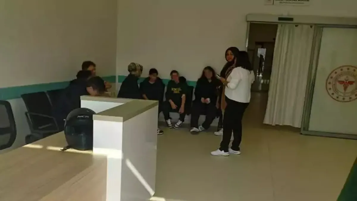 Kantinden alınan döner hastanelik etti: 11 öğrenci zehirlendi