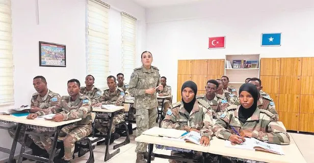 Türk kadınlar Somalili gençlere örnek oldu