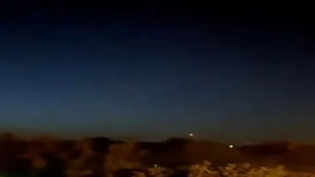 Irakta Haşdi Şabi karargahına hava saldırısı: Vurulma anı kamerada! Perde arkasında İsrail mi ABD mi var?