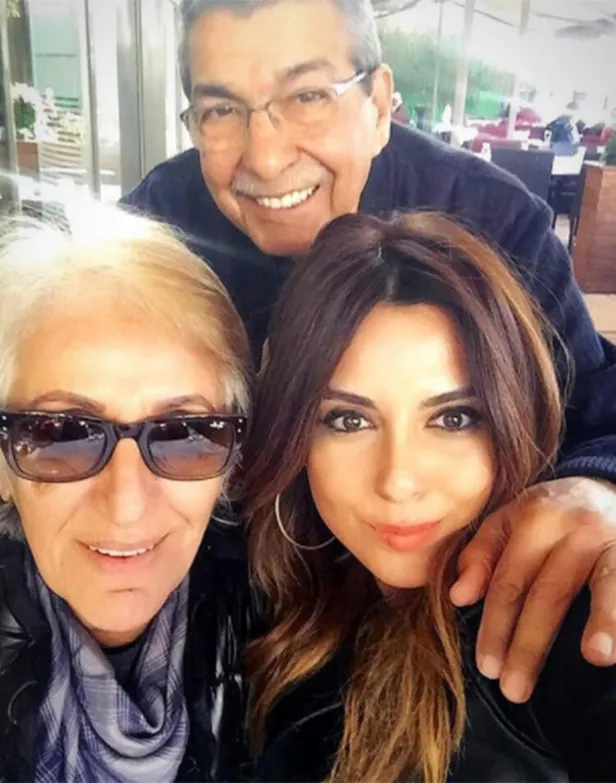 Saruhan Hünel ve Aslı Hünel'in babası corona virüs nedeniyle hayatını kaybetti! Hünel kardeşler sosyal medyadan duyurdu...-5