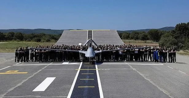 Adım adım TCG Anadolu'ya! Bayraktar TB3 "rampa kalkış testini" başarıyla tamamladı
