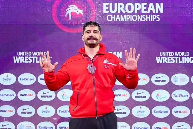 milli-guresci-taha-akgul-avrupa-gures-tarihine-gecti-1619190687761.jpeg Milli güreşçi Taha Akgül, Avrupa güreş tarihine geçti!-2