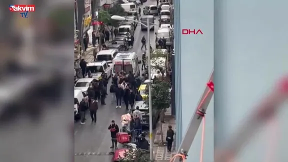 Zeytinburnu'nda 1 kişinin öldüğü silahlı park yeri kavgası: O anlar kamerada