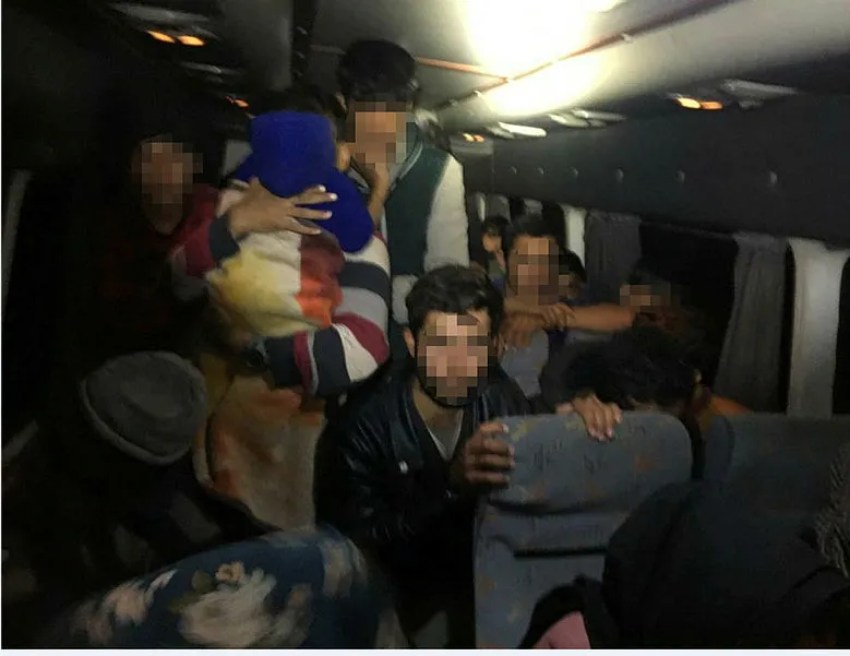 40 düzensiz göçmen ve 2 kaçakçı yakalandı