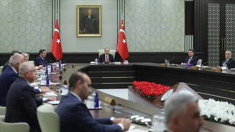 Gözler Başkan Erdoğan'da! Cumhurbaşkanlığı Kabinesi Pazartesi günü toplanıyor!