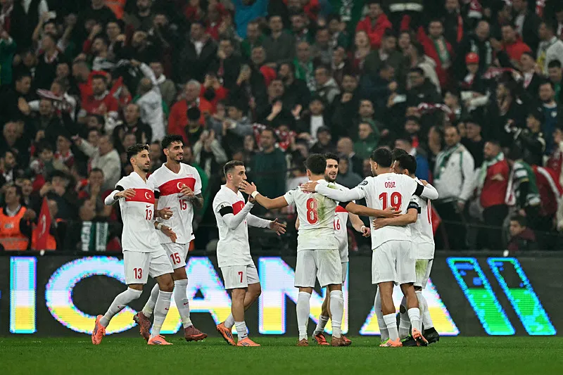 Milli takıma play-off dopingi! O isme şok yorum: "Yorgun ve gergin" - 11