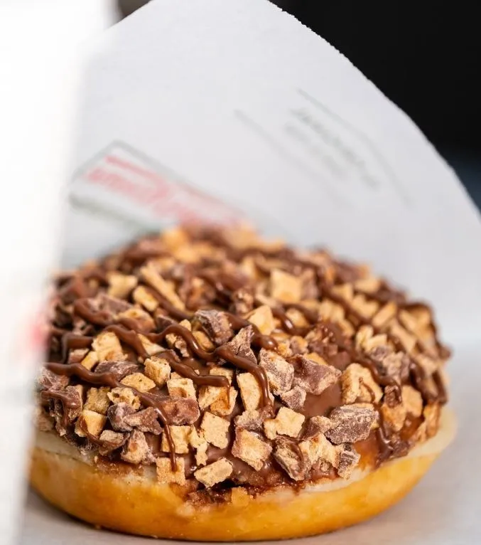 krispy-kreme-kapaniyor-mu-kfcden-sonra-o-da-iflasin-esiginde-maaslar-odenmedi-hesaplar-blokeli-1740504931723.jpg
