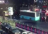 Beşiktaş'taki otobüs kazasının görüntüleri ortaya çıktı! Şoför otobüs durağına böyle daldı
