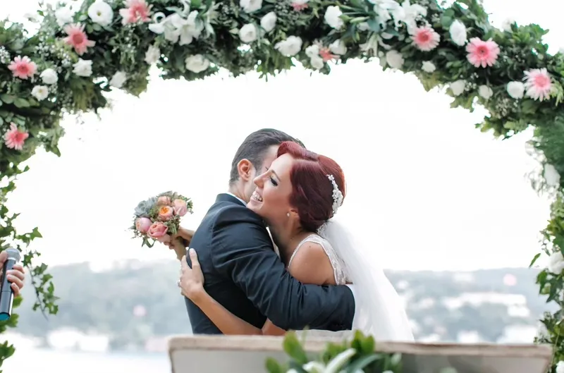 salih-bademcinin-esi-imer-ozgune-ettigi-evlilik-teklifi-narsist-dedirtti-1775033367530.jpg Salih Bademci'nin eşi İmer Özgün’e ettiği evlilik teklifi “Narsist” dedirtti!-6