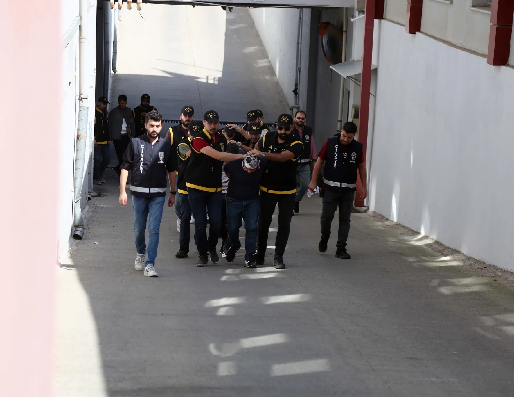 İstanbul’da öldürdü! Adana’da çatışmada yakalandı