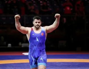 Rıza Kayaalp’ten altın madalya!