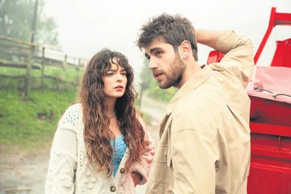 en-anlamli-defile-wilma-elles-yara-bere-icinde-sahneye-cikarak-kadina-siddete-hayir-mesaji-verdi-1687552327388.jpeg En anlamlı defile! Wilma Elles yara bere içinde sahneye çıkarak "Kadına Şiddete Hayır" mesajı verdi...-9