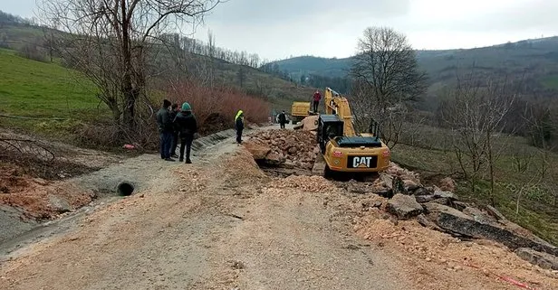 Bursa’da heyelan! Yol ulaşıma kapandı