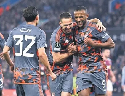 Olympiakos şov yaptı