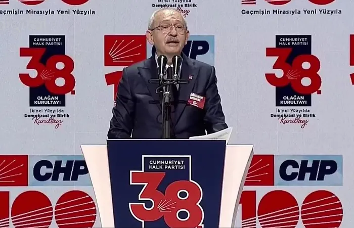 kurultayda-kan-govdeyi-goturuyor-kilicdaroglundan-imamoglu-ozgur-ozel-ve-aksenere-bombardiman-sirtimdan-hancer-1699095817311.jpeg Kurultayda kan gövdeyi götürüyor! Kılıçdaroğlu'ndan İmamoğlu, Özgür Özel ve Akşener'e bombardıman: Sırtımdan hançerlediler vefasızlar-3