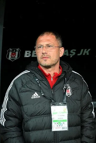 besiktasin-yeni-teknik-direktor-olacak-feyyaz-ucar-sinyali-verdi-gorusulen-20-hocanin-1713564849513.jpeg