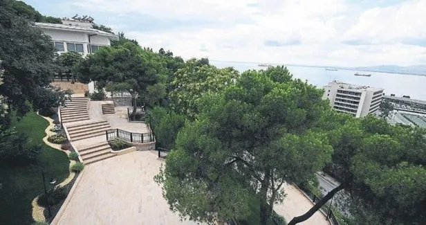 CHP'li Tunç Soyer'in keyif çatmak için Tarihi Şato Restoran'ı Başkanlık Konutu'na çevirmesine tepkiler büyüyor-1