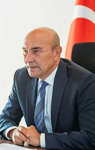 Tunç Soyer'den eşi Neptün Soyer'e kıyak! İzmir Büyükşehir Belediyesinde süt alımı Neptün Soyer'e geçti