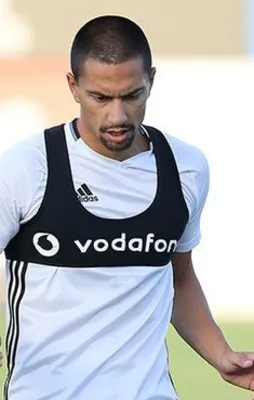 Beşiktaş ile yollarını ayırdı