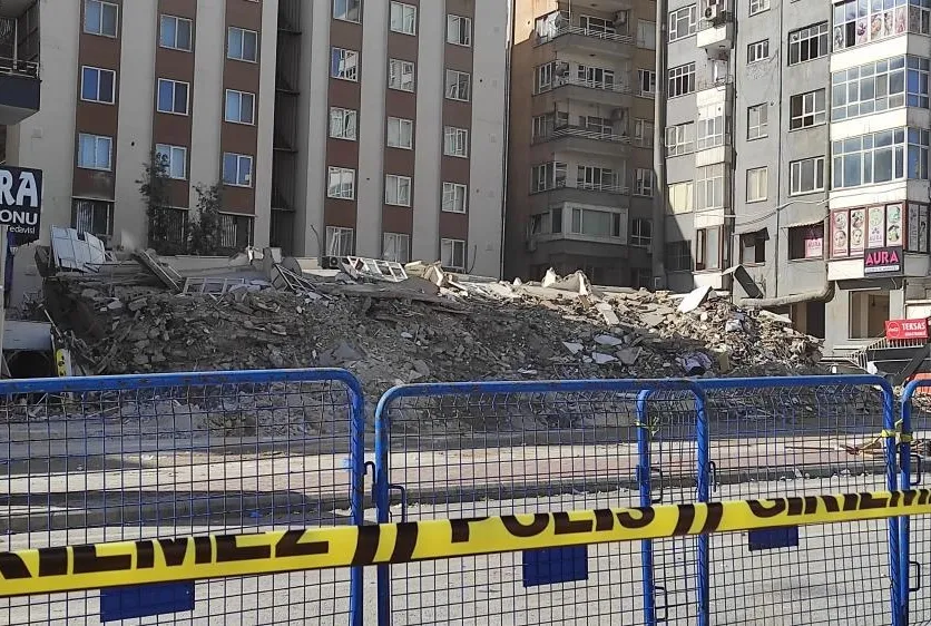 Çöken binada korkulan olmadı