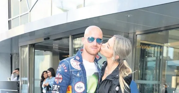 Fenerbahçe’nin eski yıldızı Miroslov Stoch ile eşi Pauli Bedzetiova İstanbul'da alışverile çıktı! Harcanan para dudak uçuklattı...