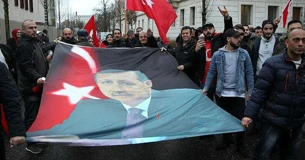 Terör örgütü PYD/PKK yandaşları Berlin'i karıştırdı-3