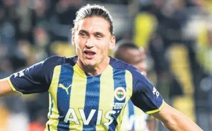 steaua-bukresin-patronu-becaliden-galatasaraya-sitem-morutan-icin-odeme-almadim-1642461160875.jpeg Steaua Bükreş’in patronu Becali'den Galatasaray'a sitem! "Morutan için ödeme almadım"-13