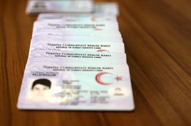 Teröre bir darbe daha: ‘Çipli kimlik’ çetesi çökertildi