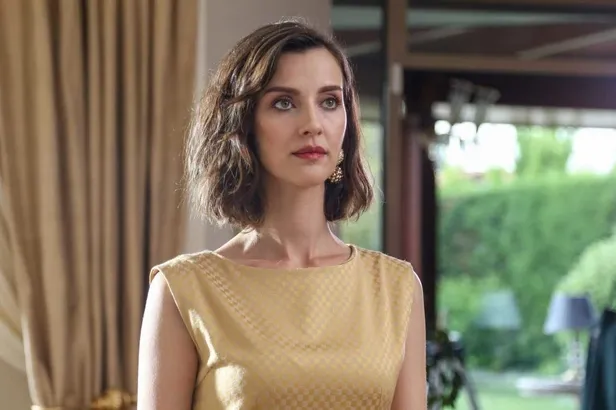 Psikolog İpek karakteriyle İrem Helvacıoğlu gönülleri fethetmeye geliyor! Baş Belası 1. bölüm ile Atv'de başlıyor!-10