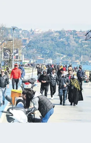 Devlet Coronavirüs'e (Covid-19) savaş açtı, bazıları salgını görmezden geldi! Sahillere akın ettiler...