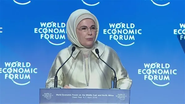 Emine Erdoğan, Dünya Ekonomik Forumu'nda konuştu: Naylon poşet kullanımı yüzde 70 oranında azaldı-3