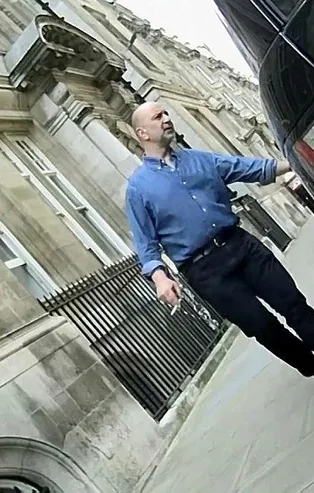 Koza satılsa firari FETÖ'cü Akın İpek ortak mı kalacak?