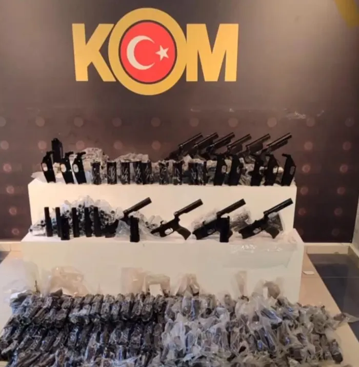 Silah kaçakçılarına geçit yok: Son 3 günde bin 558 şüpheli gözaltına alındı-5