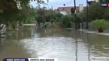 İzmir Çeşme'de sokaklar göle döndü