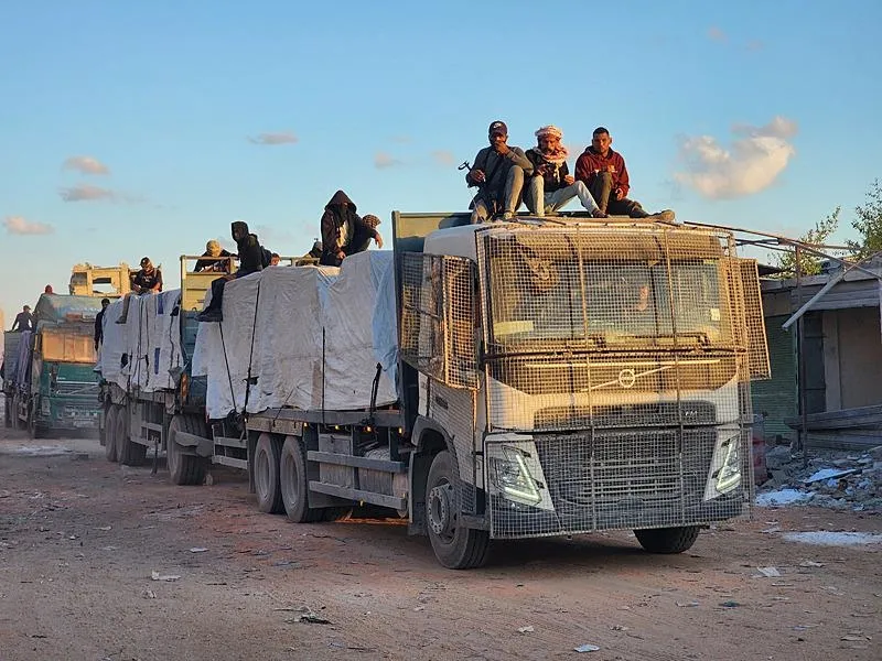 Yardım tırları Gazze'ye ulaştı. (AA)