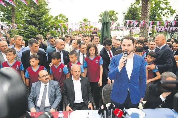 Trabzon'da Bakan Albayrak'a şampiyonluk forması-3