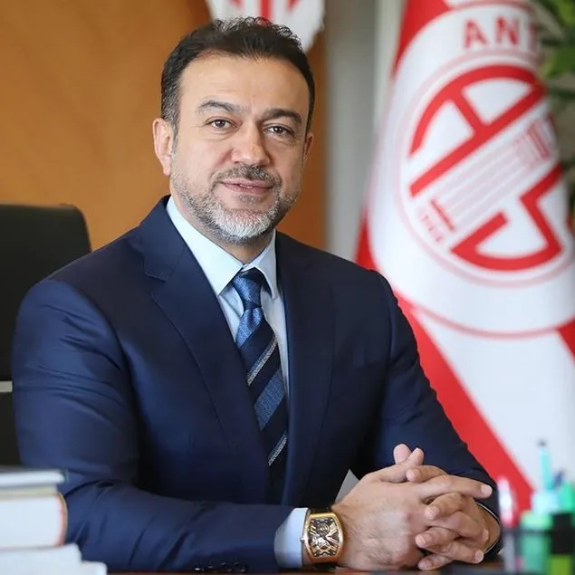 Antalyaspor’da şok istifa!