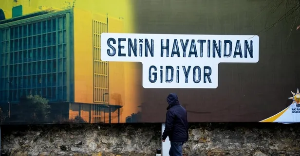 CHP'li İBB'nin 7 yıllık enkazına afişli yanıt: "Senin hayatından gidiyor!"